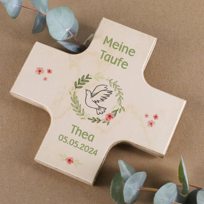 kleines Holzkreut mit Name und Datum