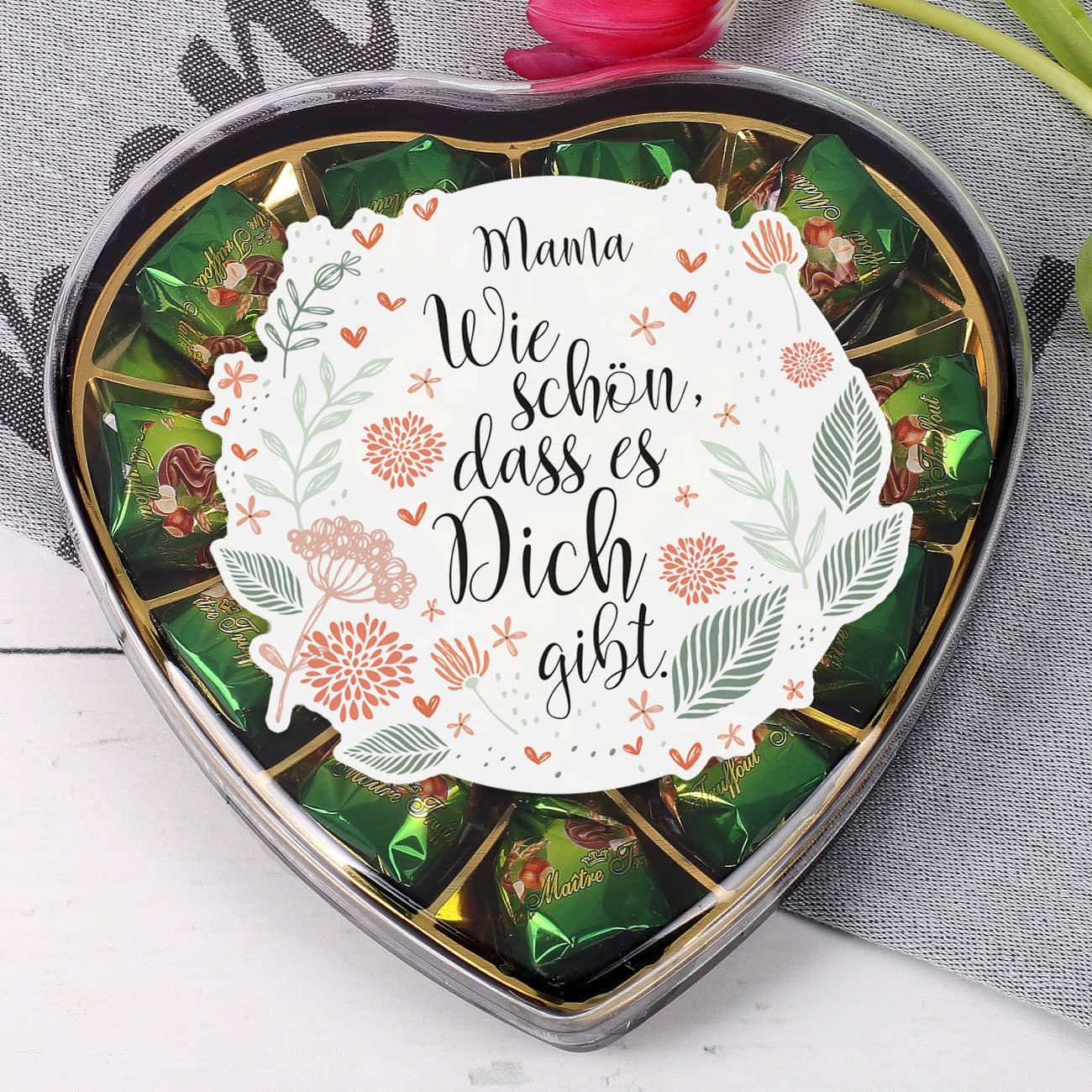 Geschenkidee für Genießer - das Pralinenherz "Wie schön, dass es Dich gibt" mit Name