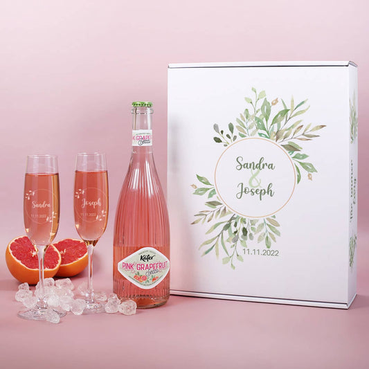 Hochzeitsgeschenkset mit Pappbox als Verpackung mit Fruchtsecco und zwei Sektgläsern