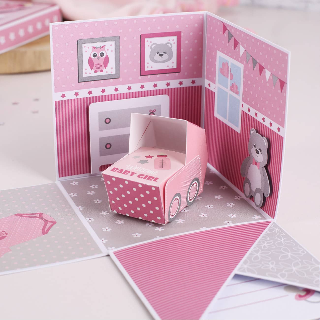 Überraschungsbox zur Geburt, Babygeschenk für Mädchen Miniatur Kinderzimmer