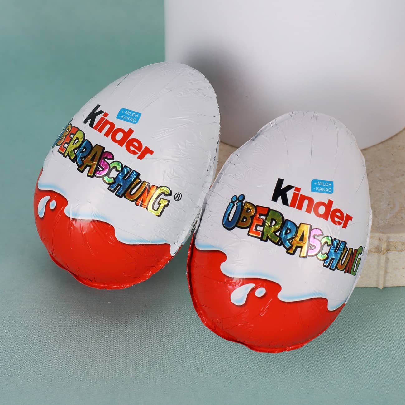 2 Kinder Überraschungseier