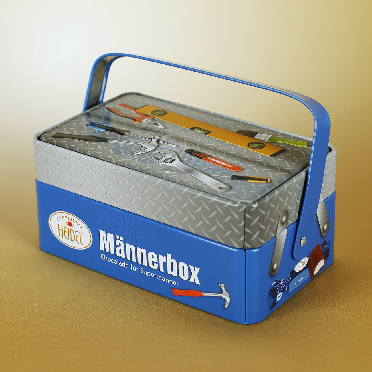 Coole Blechbox mit Schokolade befüllt