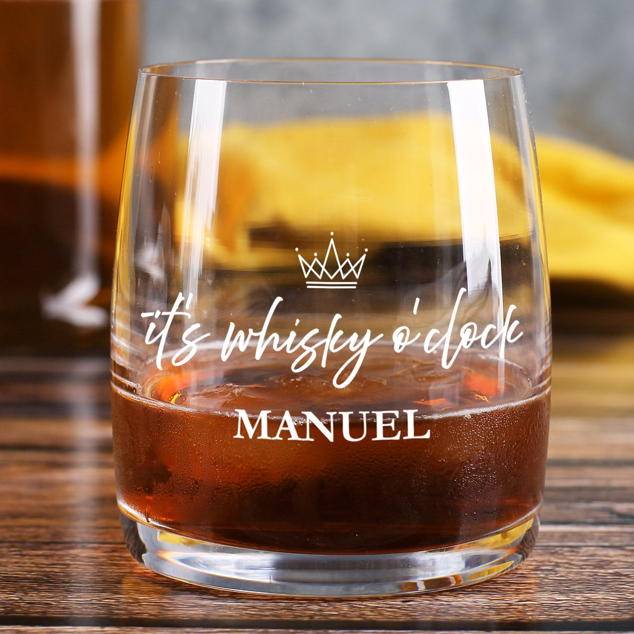 It's whisky o'clock - bedrucktes Glas mit Name