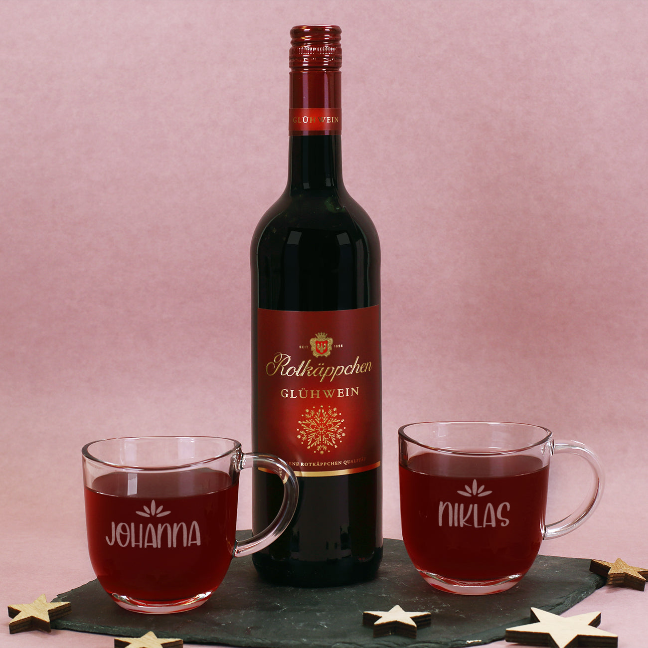 Glühweingläser mit Namensgravur und Flasche Rotkäppchen Glühwein