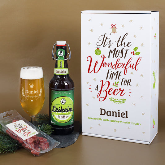 Bier-Geschenkset zu Weihnachten mit gravierter Pilstulpe, Bierflasche und Salami-Herzen