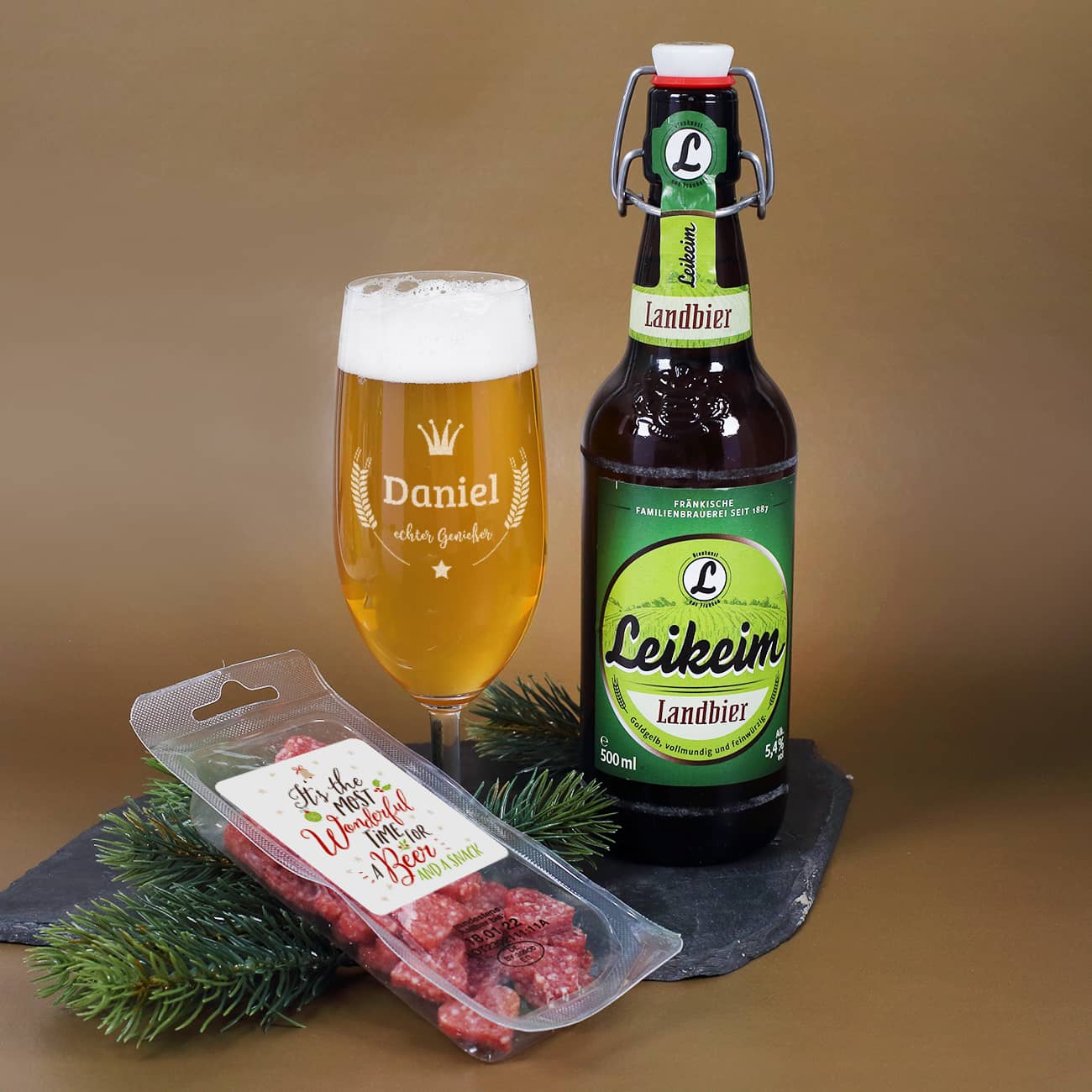 Bier-Geschenkset zu Weihnachten mit gravierter Pilstulpe und Bierflasche