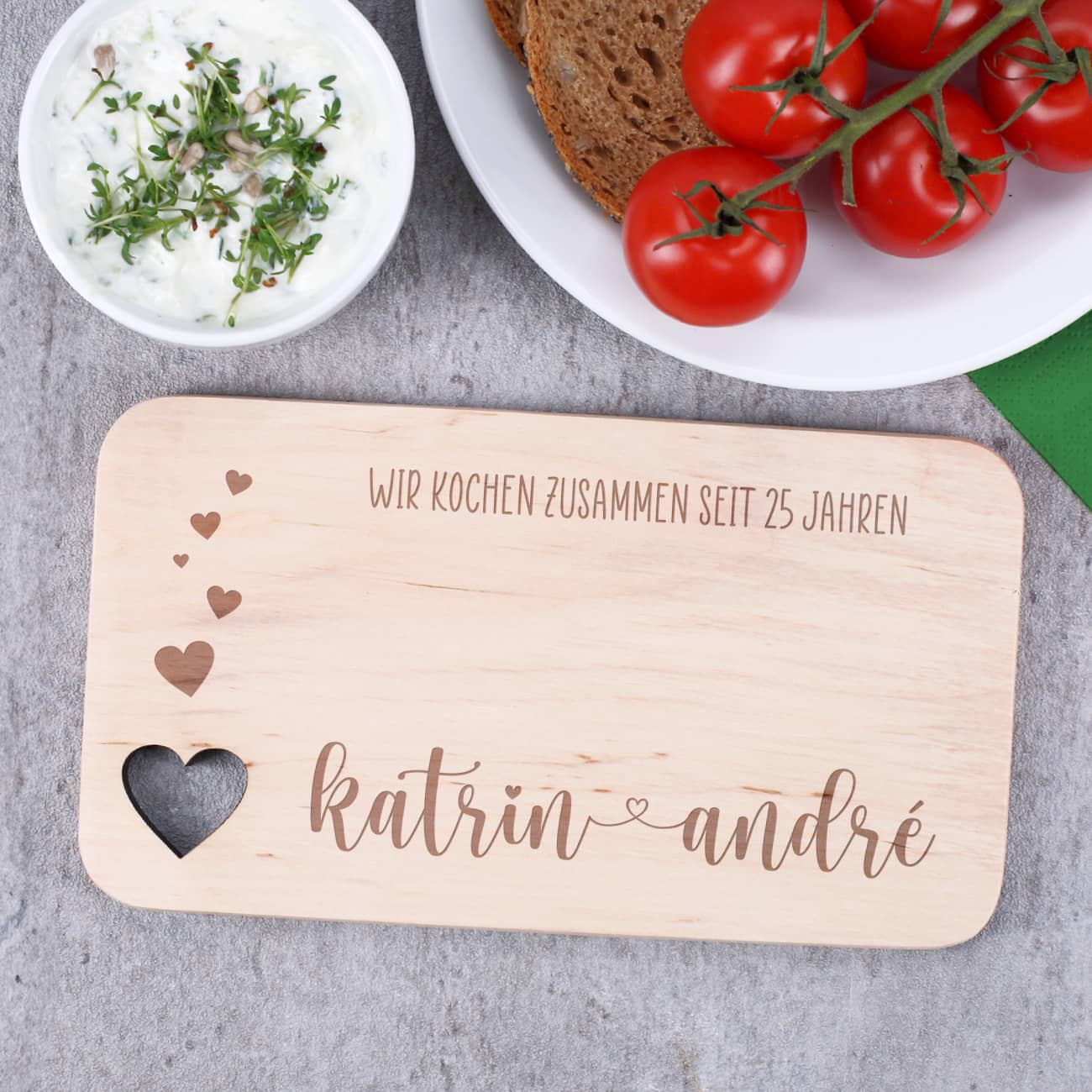 Graviertes Frühstücksbrettchen - Geschenk zum Hochzeitstag