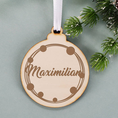 Weihnachtsbaumschmuck mit Name & Punkten graviert