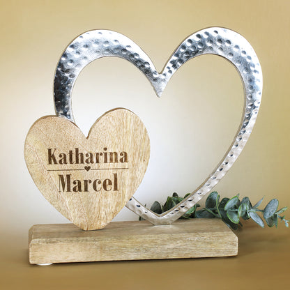 Herzskulptur aus Aluminium und Mangoholz mit Gravur zur Hochzeit - groß