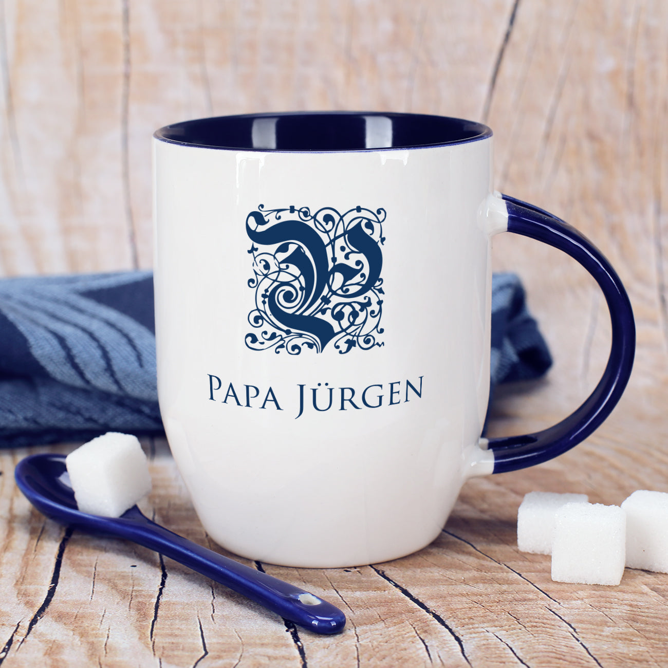 Tasse mit Monogramm