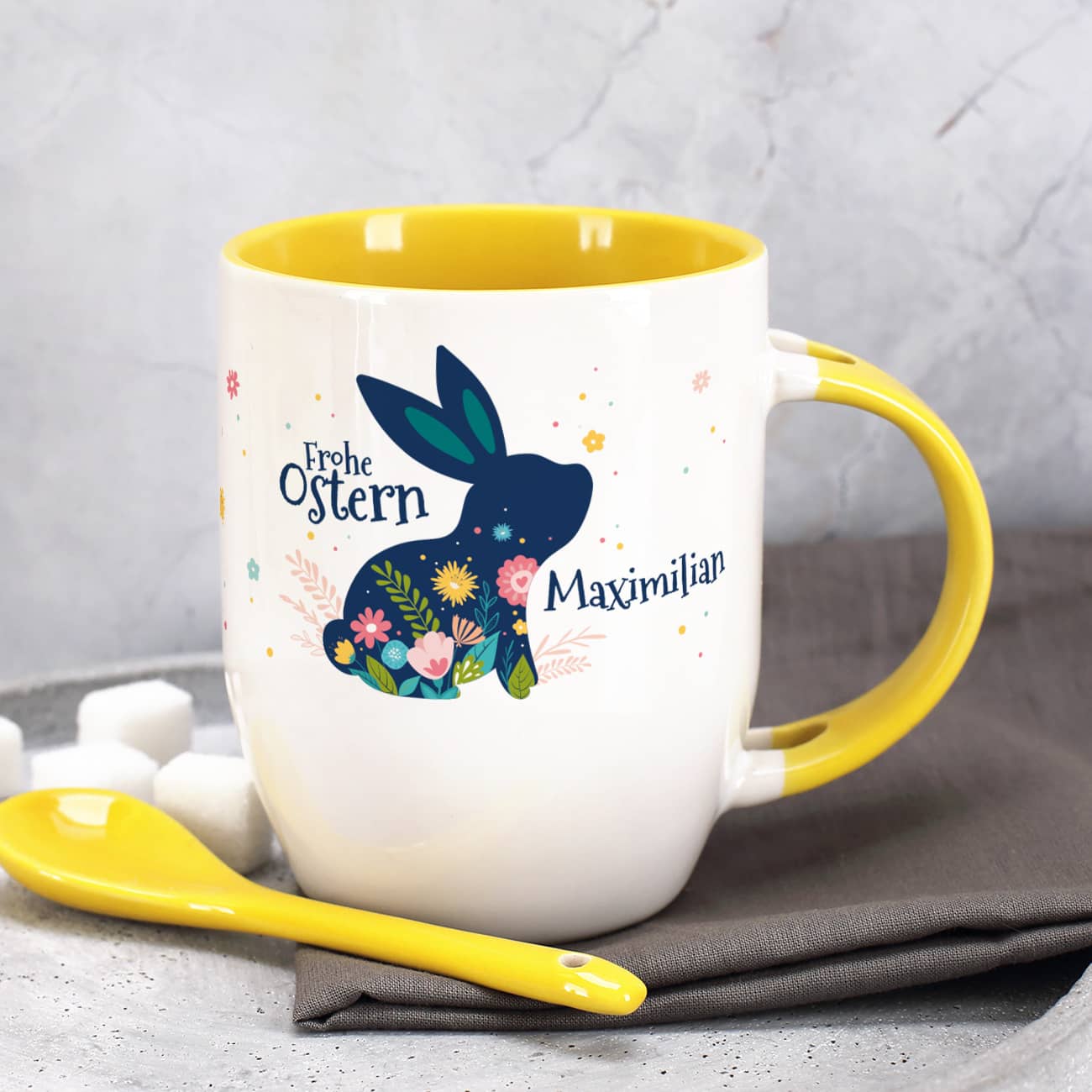 Frohe Ostern - gelbe Löffeltasse mit Osterhase und Name