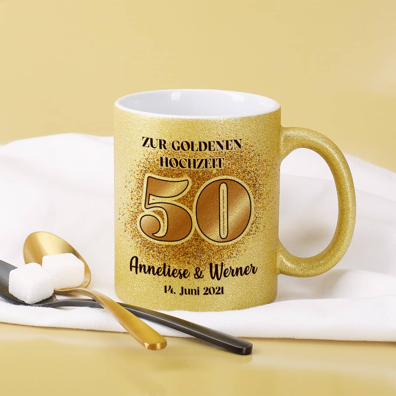 Tasse zur goldenen Hochzeit mit Namen und Datum