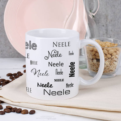 Personalisierte Tasse mit schwarzem Druck von Namen