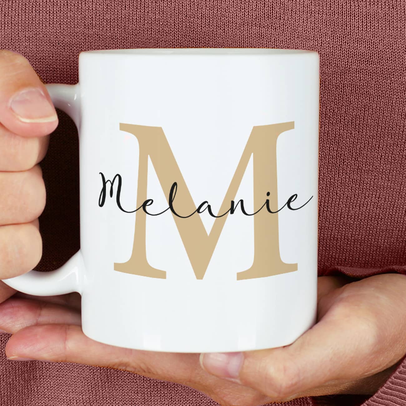 Moderne Tasse mit Initiale und Name nach Wunsch als Druck