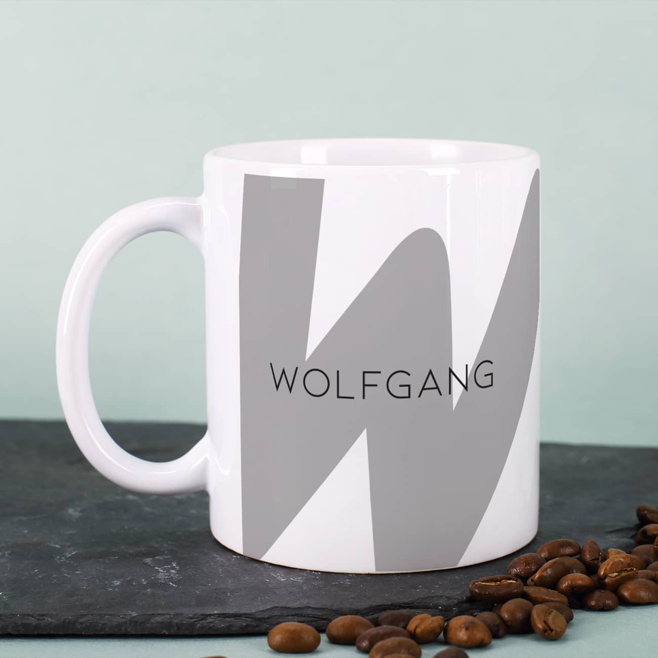 Bedruckte Kaffeetasse mit Initial in grau