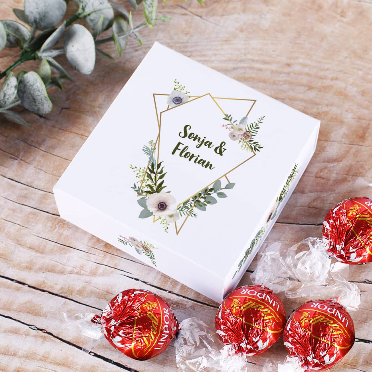 Geschenkverpackung zur Hochzeit mit Ihren Wunschnamen des Brautpaares