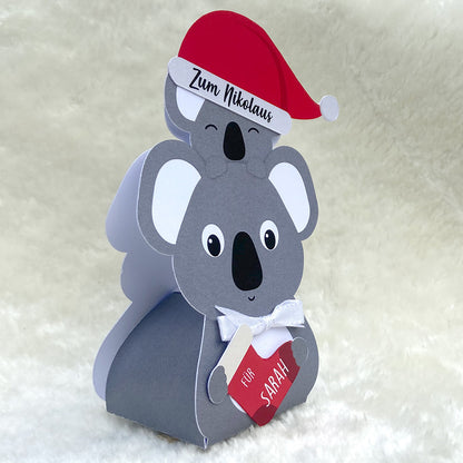 Nikolaus-Koala mit 3 Lindorkugeln gefüllt und Name Seitenansicht