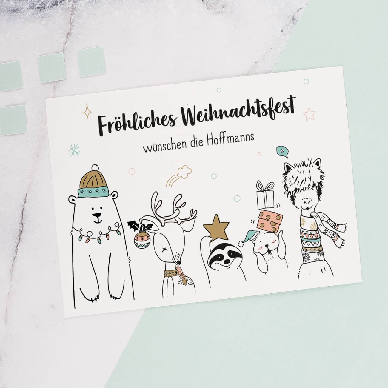 Weihnachtspostkarte mit lustigen Wintertieren und Ihrem Wunschtext