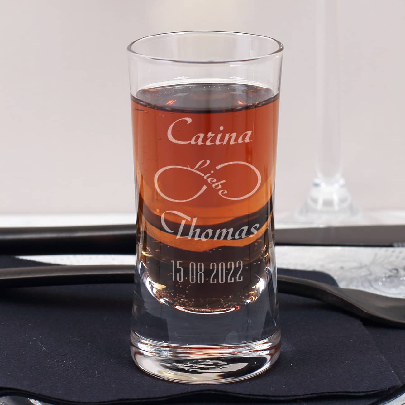 Schnapsglas zur Hochzeit mit Gravur unendliche Liebe, Namen und Datum