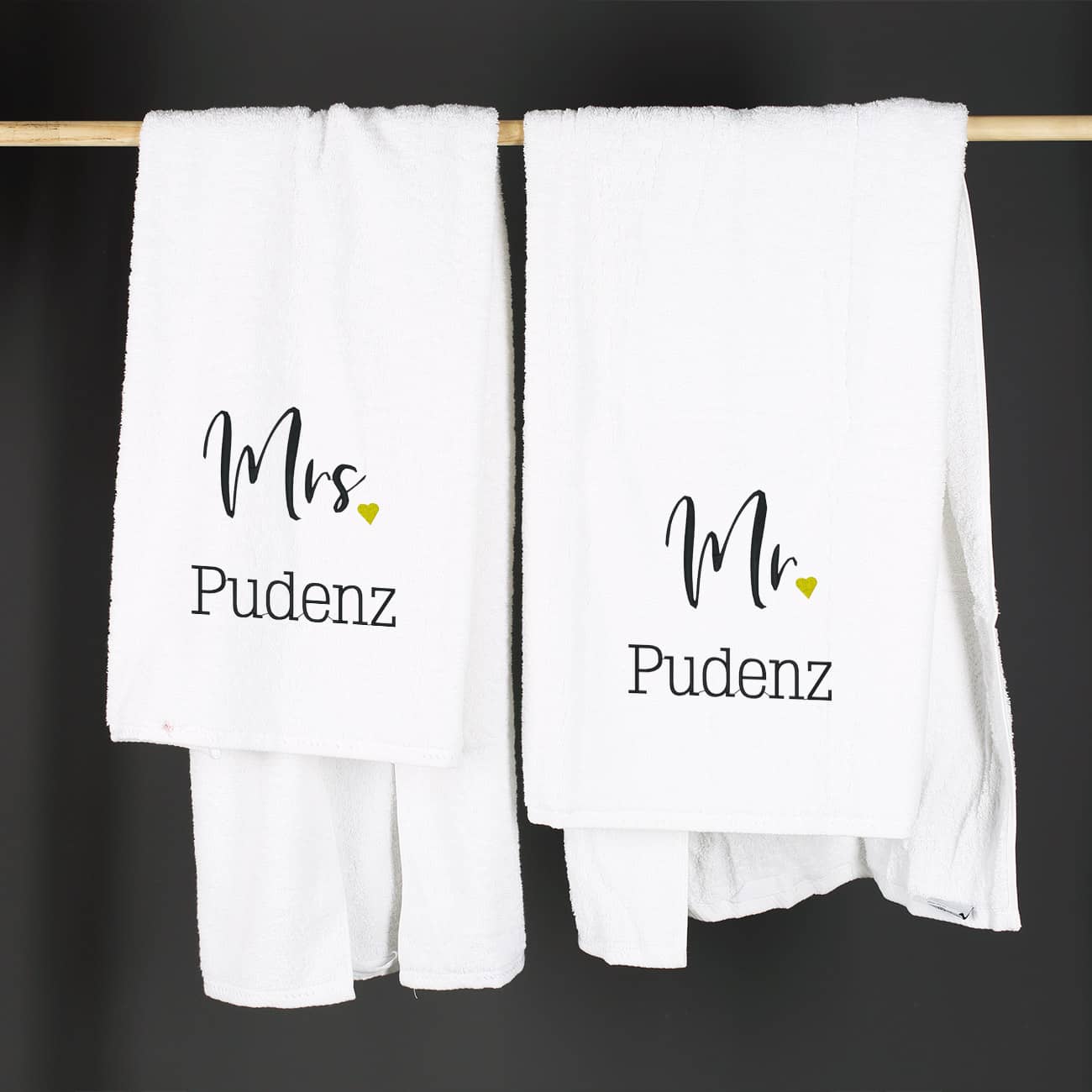 Mr & Mrs - Badetuch-Set mit Name bestickt zur Hochzeit