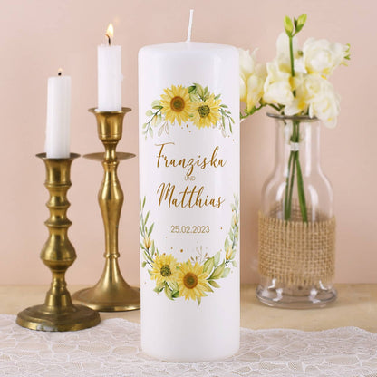 Sonnenblumen Motiv auf Hochzeitskerze mit Personalisierung