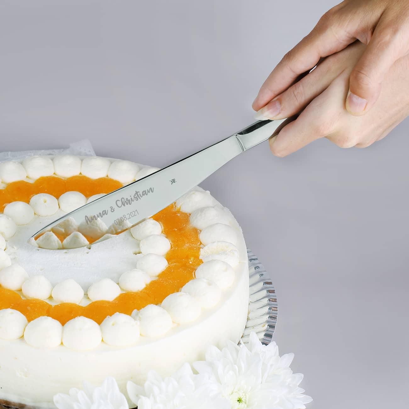 WMF Tortenmesser graviert mit Namen und Datum der Hochzeit