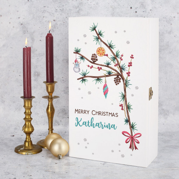 Weihnachtliche Geschenkbox mit Zweigen und Wunschtext