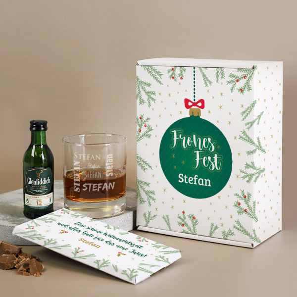 Whisky-Geschenkset zu Weihnachten mit graviertem Glas und Schokolade