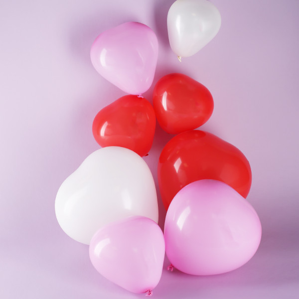 Herzförmige Ballons in 3 Farben und in zwei verschiedenen Größen - 8 Stück
