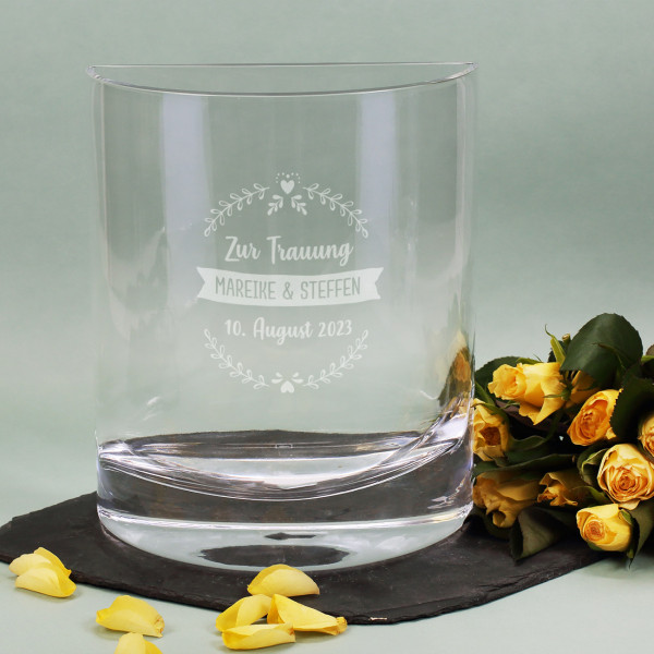 Romantisch gravierte Glas-Vase mit drei eigenen Textzeilen