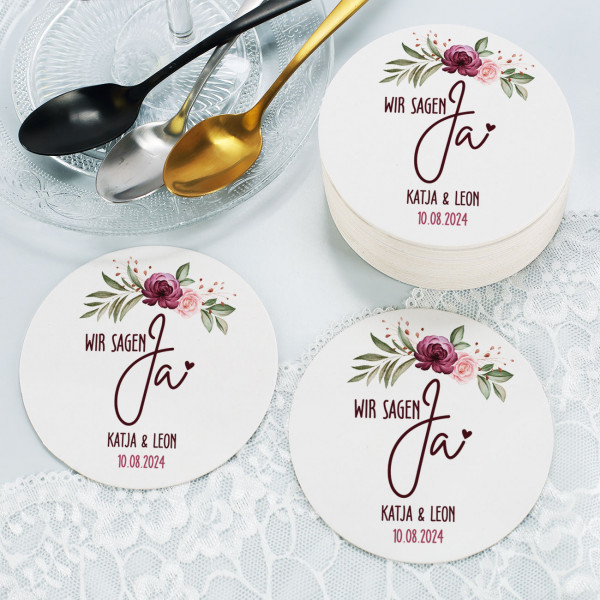 Runde Untersetzer aus Pappe zur Hochzeit mit Personalisierung