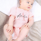 Babygeschenk - Body in rosa mit Name und Initiale