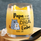 Papa zu sein erfordert keine DNA sondern Liebe - Trinkglas für Stiefväter mit niedlichem Motiv