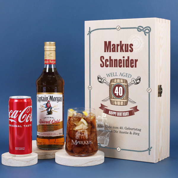 Geschenkset zum Geburtstag für Männer mit Captain Morgan, Cola, graviertes Glas & personalisierte Kiste