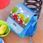 Kinderrucksack mit Rennauto, Name und Name der Kita-Gruppe